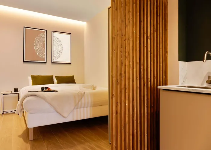 Saristays Modern & O