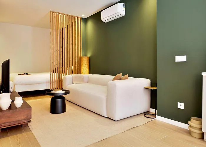 Saristays Modern & O
